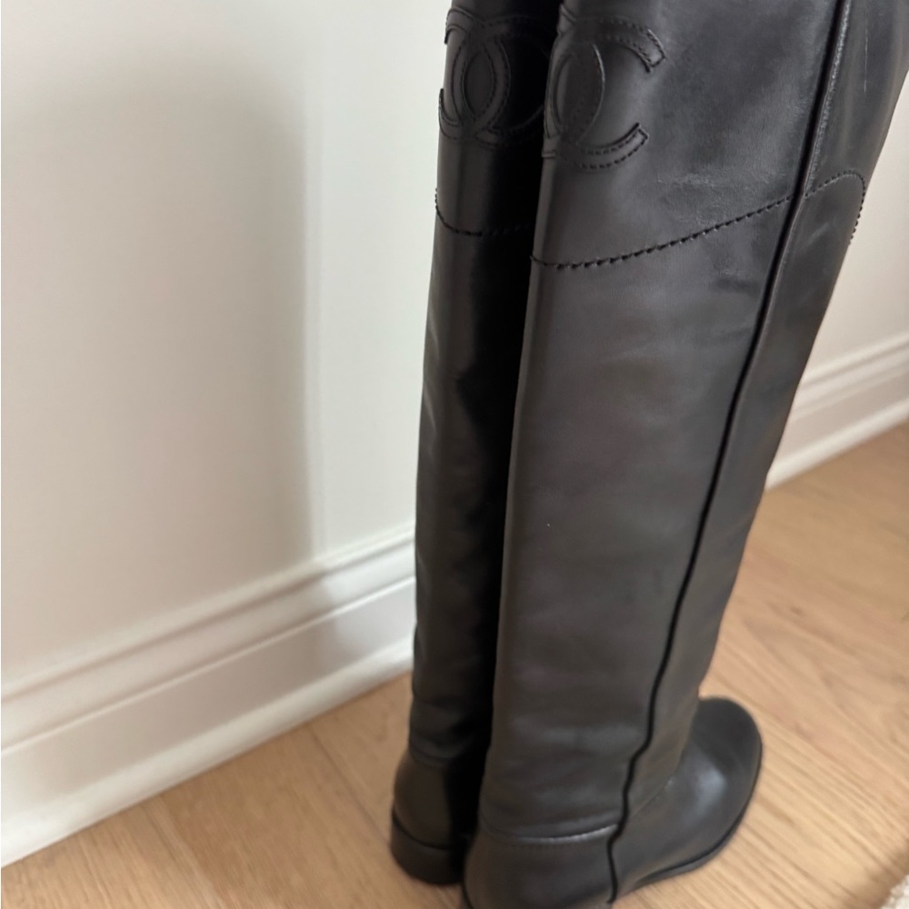 CHANEL Black Leather Knee-High  Boots - Picture 15 of 15